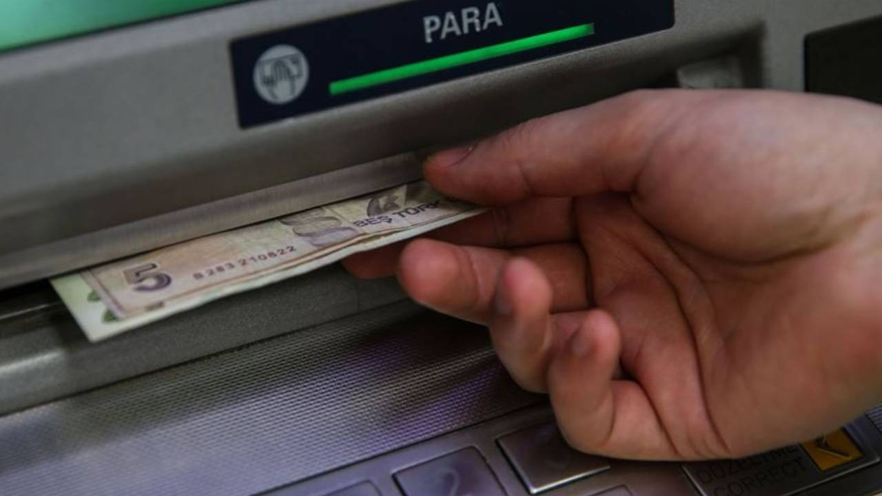 Bankalardan yeni uygulama: 20 Bin TL altı yalnızca ATM’den çekilecek
