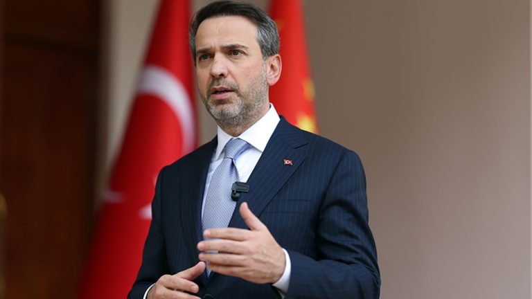 Petrol ve doğalgaz faaliyetlerine sürat verildi! Bakan Bayraktar açıkladı: Bu yıl sondajlara başlayacağız