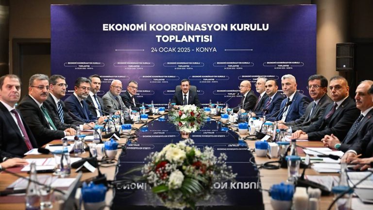 EKK’dan kritik bildiriler: Enflasyonla uğraş kararlılıkla sürecek, dış ticaret stratejisi tekrar şekillenecek