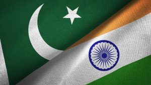 Hindistan-Pakistan tansiyonunda son durum: İki ülke birbirini hava üslerine füze atmakla suçluyor