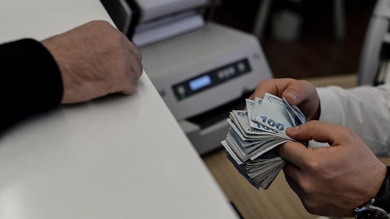 600 bin emekçi için artırım pazarlığı başlıyor: Sendikalardan mayıs daveti