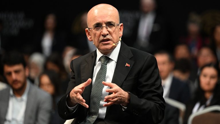 Bakan Şimşek, yurt dışından ödül alan VİMER’i ziyaret etti