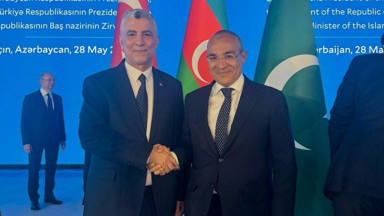 Bolat: Azerbaycan’la 15 milyar dolarlık ticaret amacını teyit ettik