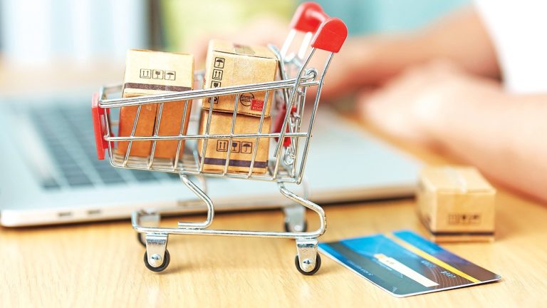 Çarşı pazara, en çok da e-ticarete ‘bayram’ geldi