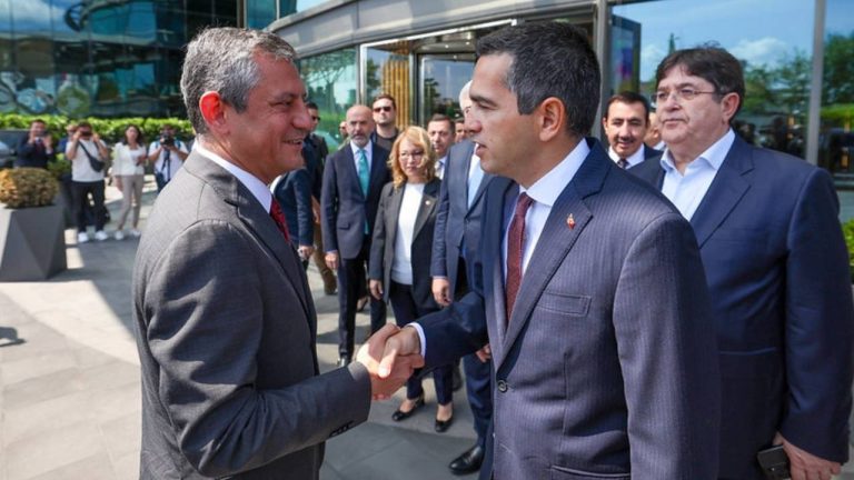 CHP lideri Özel asgari ücrete orta artırım turunda! DİSK’in akabinde TİSK’le masaya oturdu
