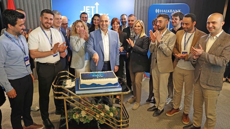 Halkbank’tan girişimciliğe tam takviye: Jet Luck yarışında yenilikçi fikirler yarıştı