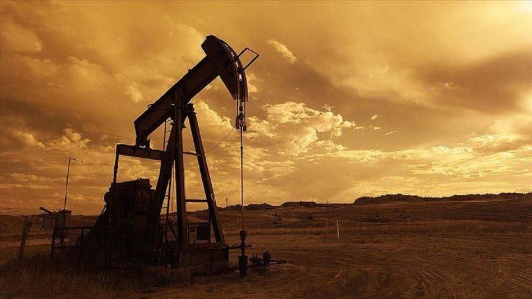 IEA: Petrol piyasasında arz ve talep istikrarı değişiyor, yapısal dönüşüm başladı