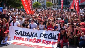 İzmir’de grev 6. gününde… Sendikadan ’65 bin lira maaş teklifi’ açıklaması: Daha azını istedik