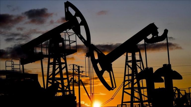 Rusya: Global petrol piyasasında arz açığı yok