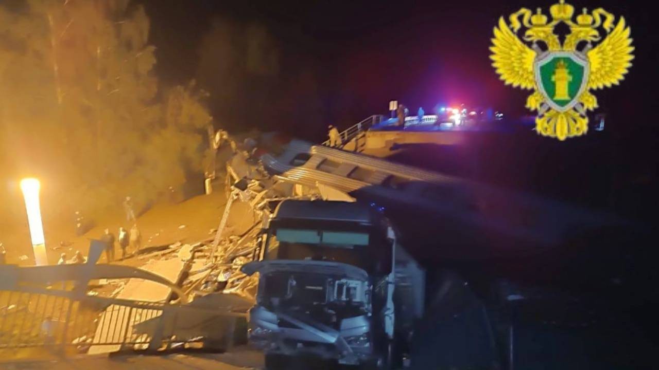 Rusya’da köprü çöktü: 3 meyyit, 28 yaralı