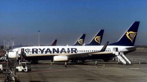 Ryanair’in kârı düştü! Düşük biletli fiyatlar tesirli oldu