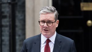 Starmer: ‘İngiltere’yi savaşa hazır hale getirmeyi planlıyoruz’