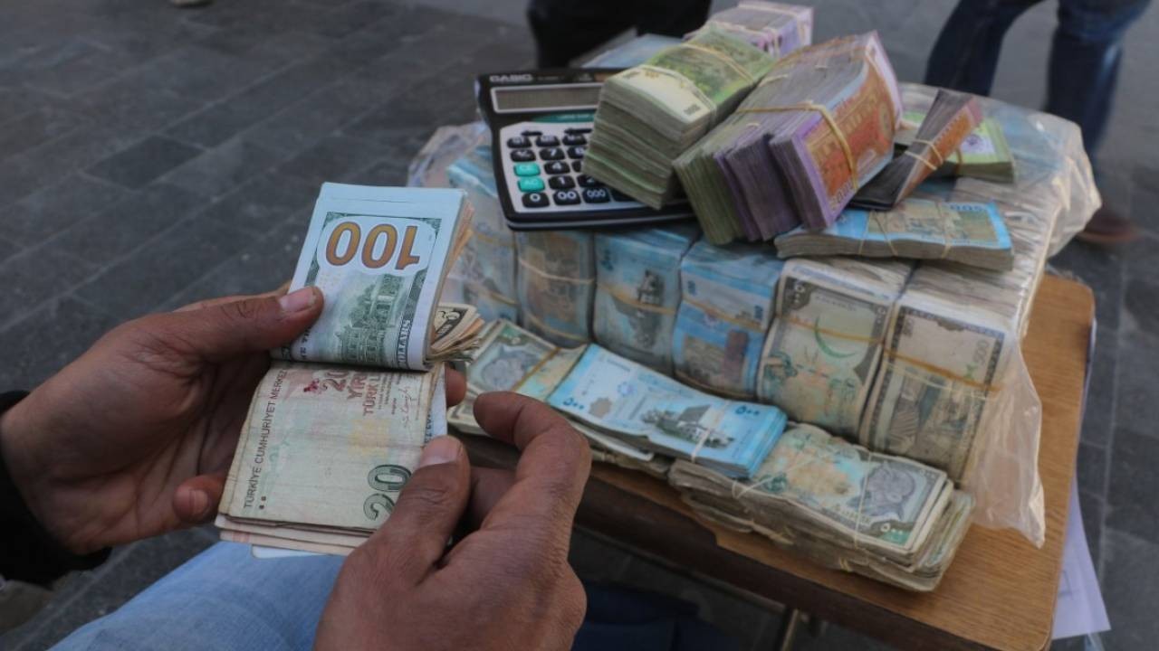 Suriye SWIFT sistemine geri dönüyor! Yeni hükümet milletlerarası ticaret ve yatırım için gaza bastı
