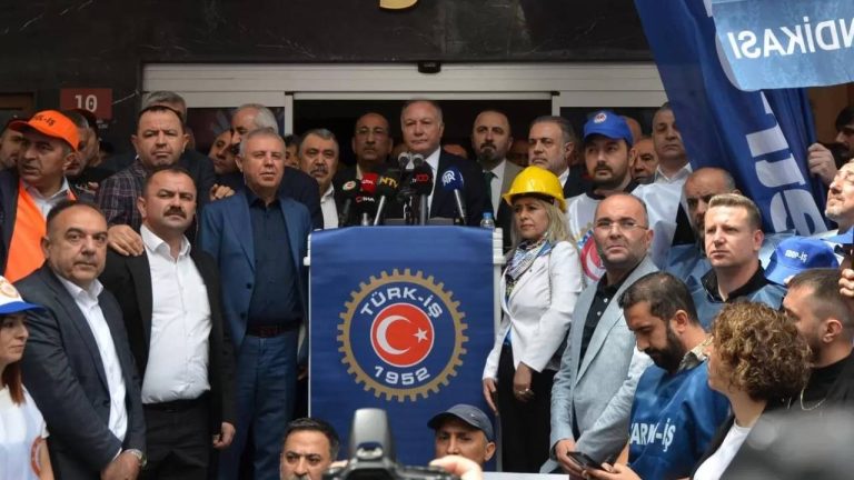 TÜRK-İŞ ‘işçinin sabrı taşar’ diyerek hükümete seslendi: Fiyat teklifinizi bir an evvel masaya koyun